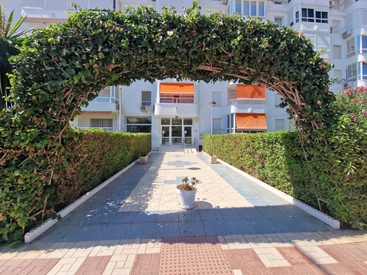 Laguna Apartment *