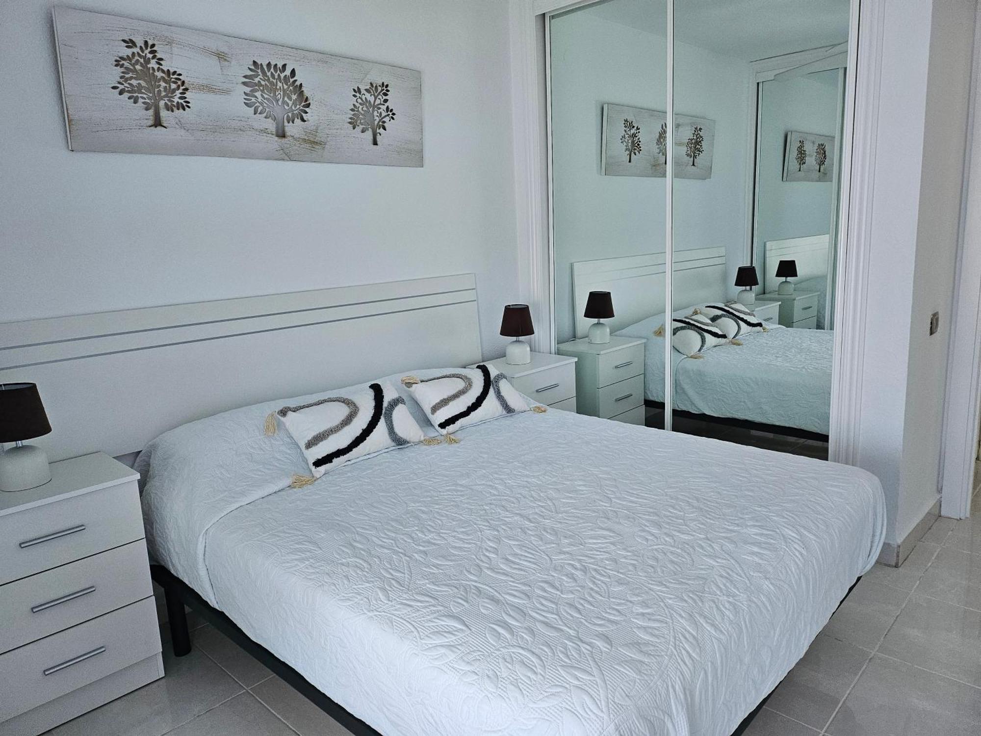 Laguna Apartment *